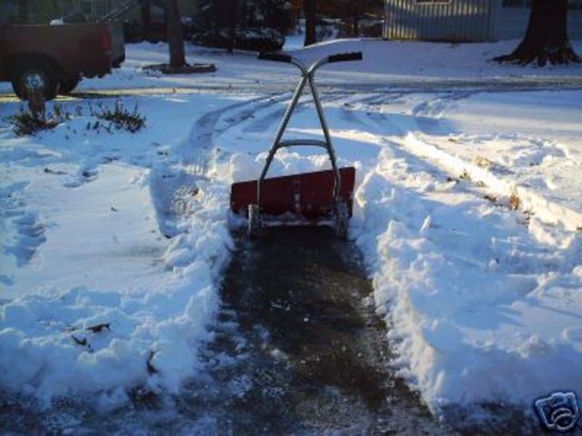 Rescued attachment snow plow.jpg
